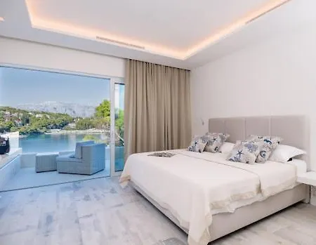 A Luxirous 6-Bedroom House Σπίτι διακοπών *