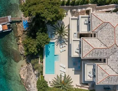 A Luxirous 6-Bedroom House Selca (Brac)